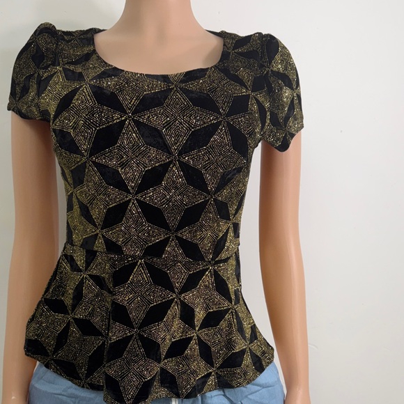 Top - Picture 1 of 7